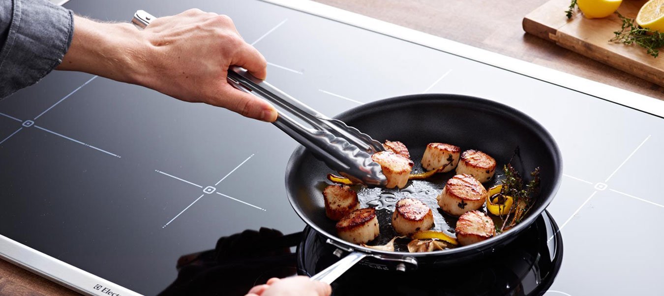 Using Oil with Cast Iron on Induction: A Guide for Kitchen Pros
