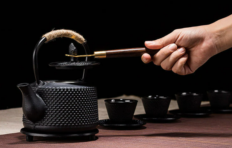 Best Cast Iron Kettles on Amazon Reviewed for Optimal Kitchen Performance