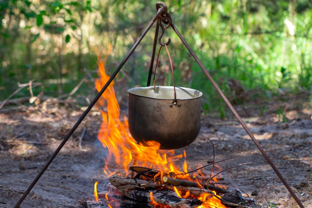 Stainless Steel vs Cast Iron: Which Tripod Grill Is Best for You?