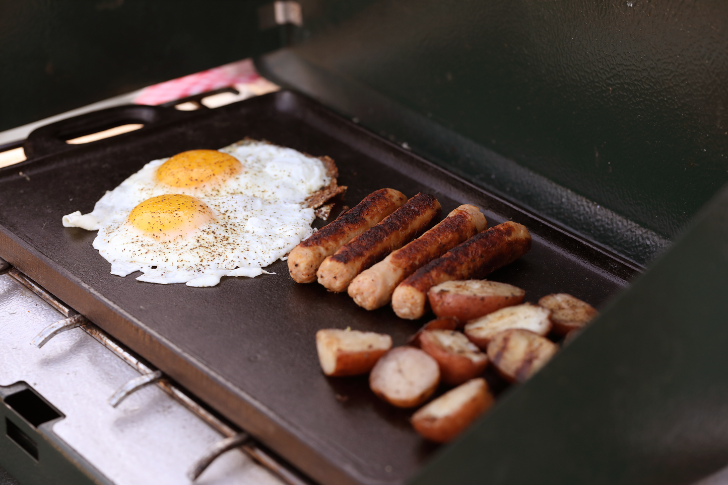 How to Cook on Cast Iron Griddle: Mastering the Technique