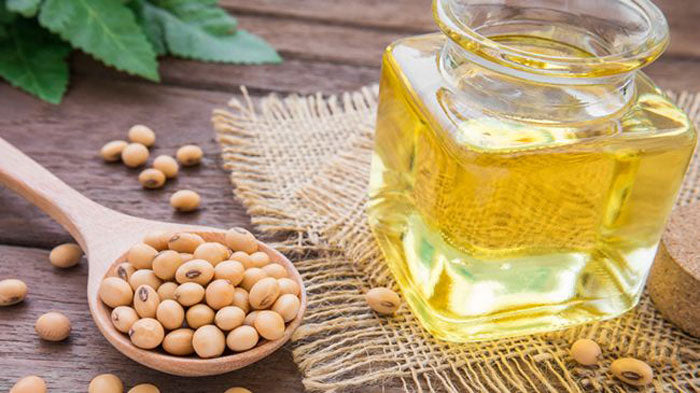 How Healthy is Soybean Oil? Benefits, Risks, and Uses