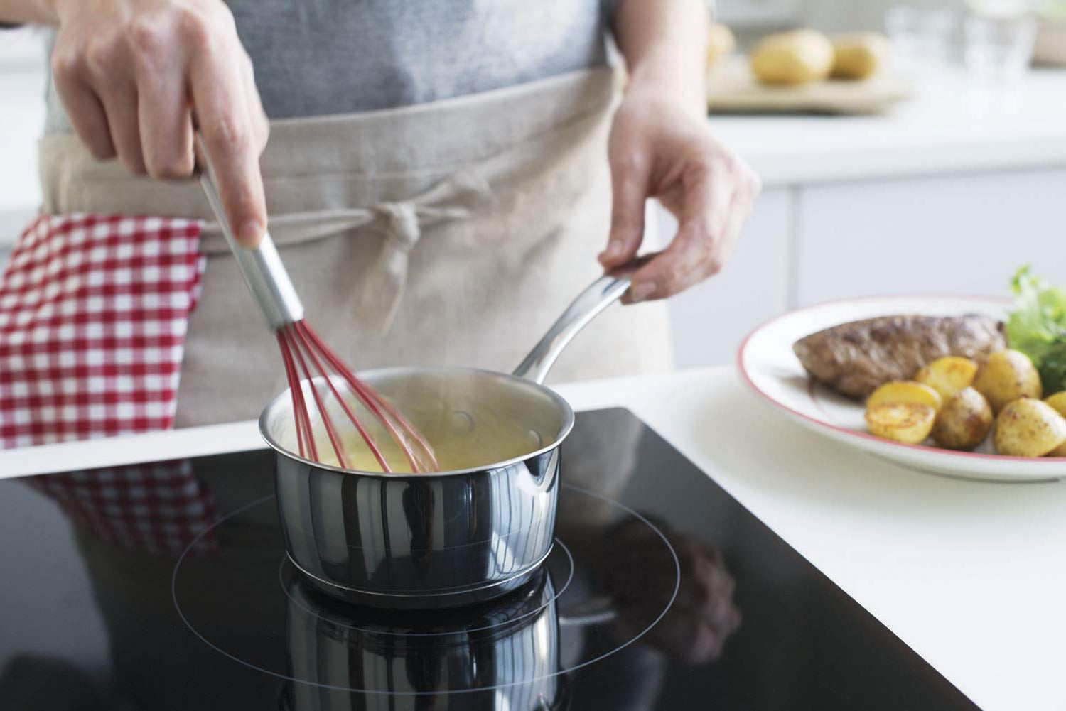 How Long Does It Take to Boil Water in a Saucepan?