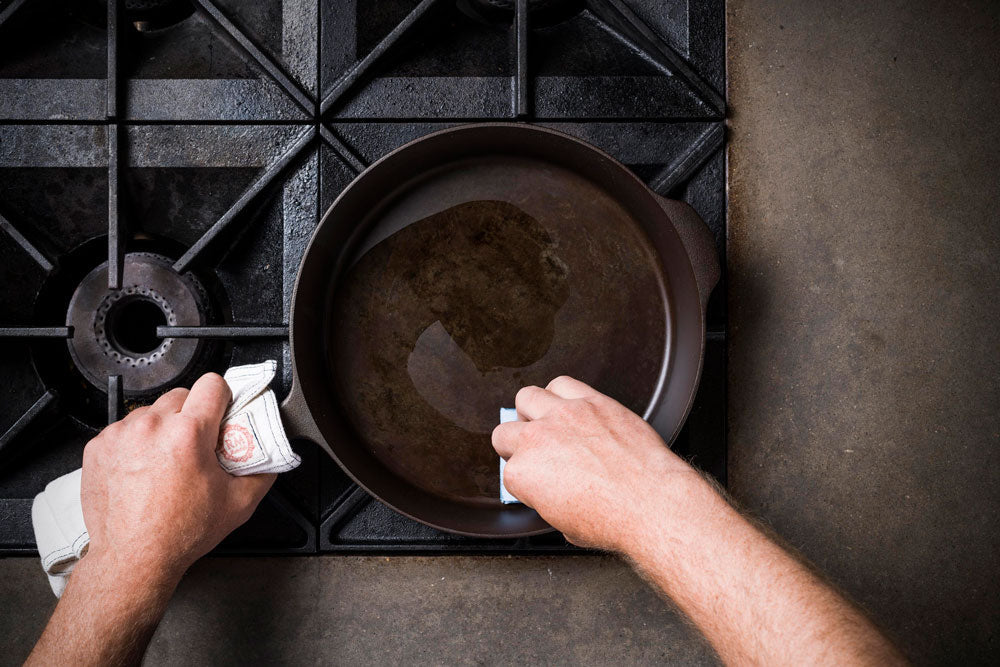 What Kind of Flaxseed Oil for Seasoning Cast Iron?