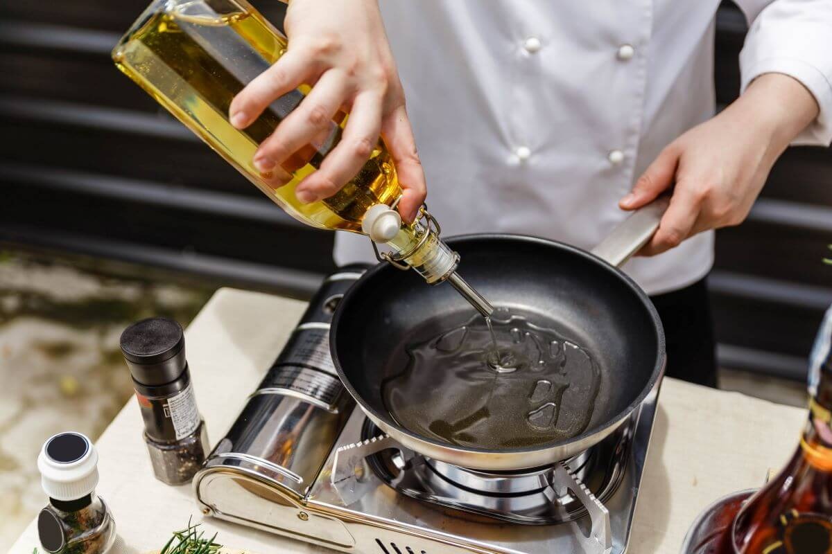 What Cooking Oil Has the Highest Smoke Point? Understanding the Best Oils for High-Heat Cooking