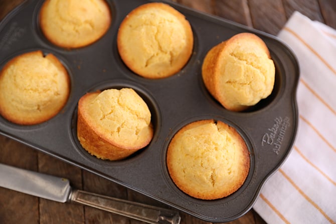 Cupcakes in Cast Iron Muffin Pan: A Baker's Delight