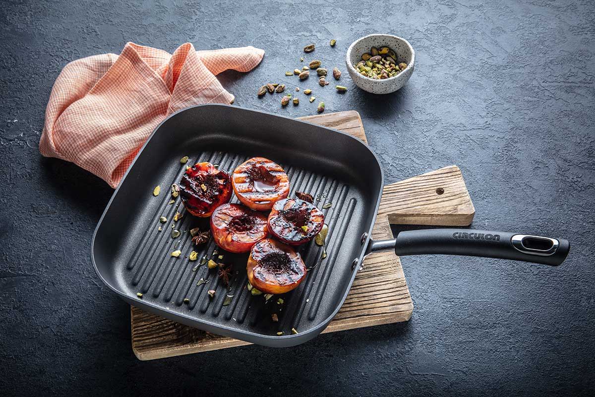 How to Grill Peaches in a Pan for Perfect Summer Desserts?