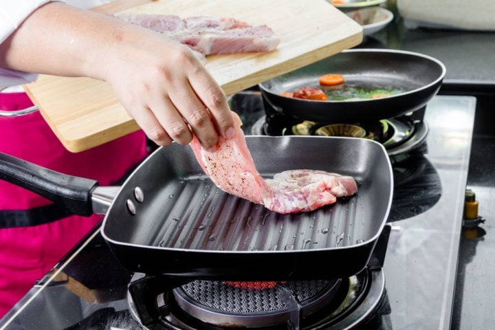 How to Clean a Non-Stick Grill Pan: Tips for Kitchen Pros