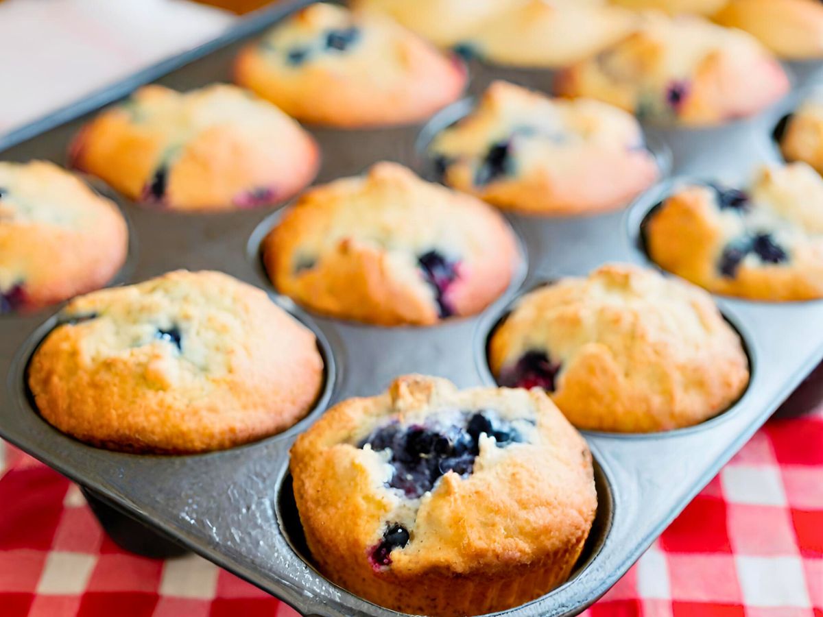 How to Clean Cast Iron Muffin Pan: Pro Tips and Tricks