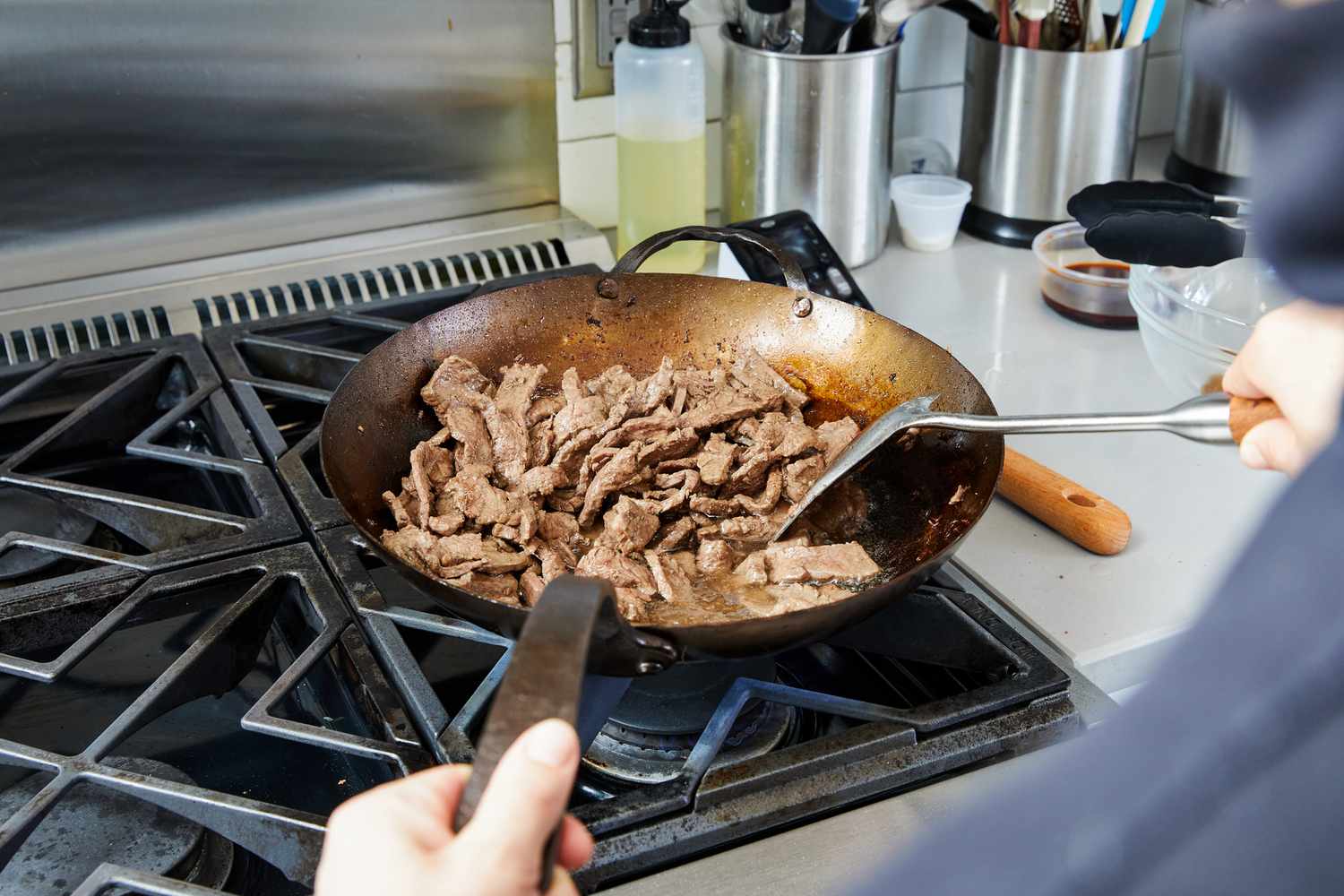 Easy Tips on How to Remove Sticky Residue from Wok