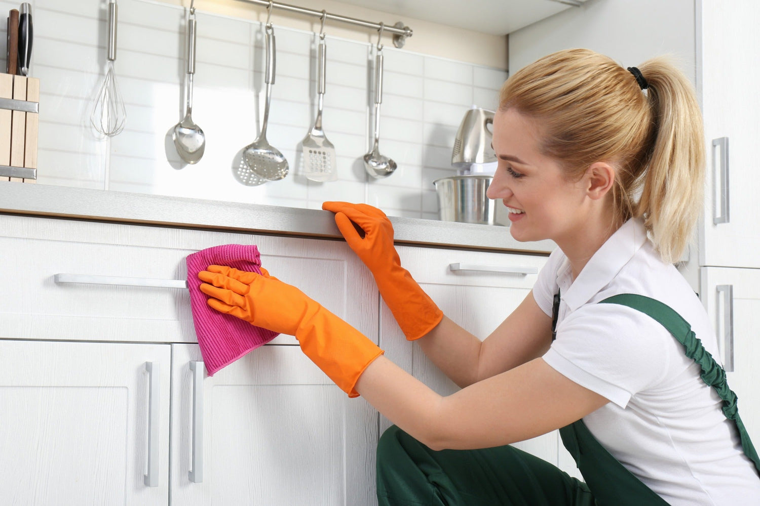 How to Clean Commercial Kitchen Equipment: A Step-by-Step Guide