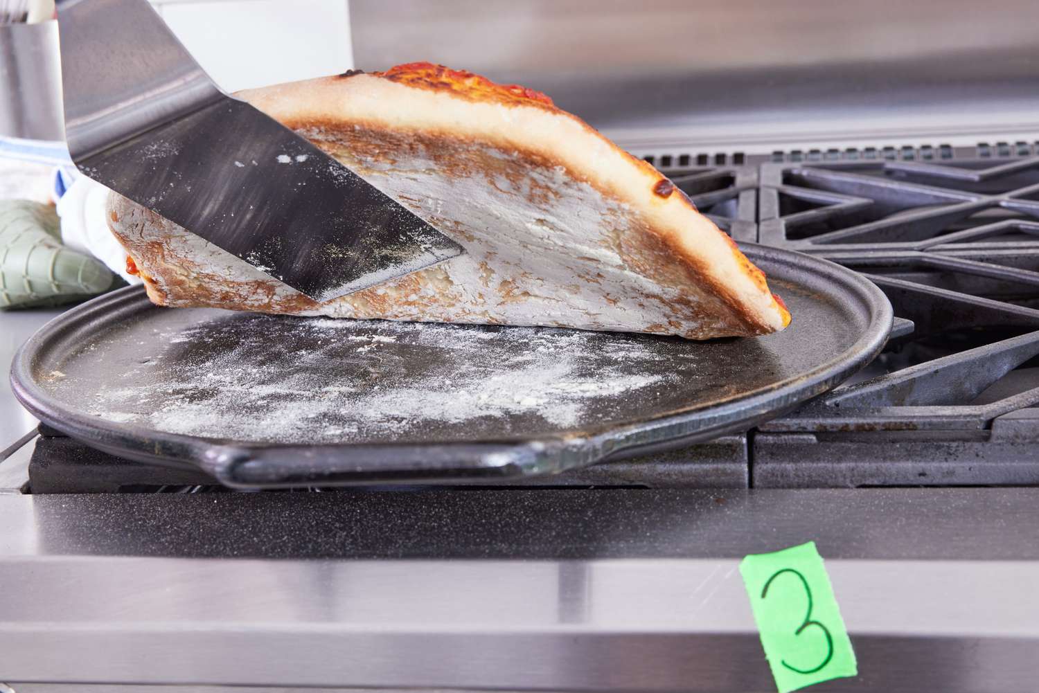 What is a Baking Stone: An Essential Kitchen Tool?