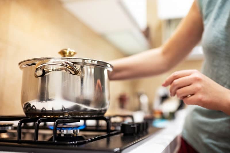 Why the Handle of a Saucepan is Made of Plastic for Safety?