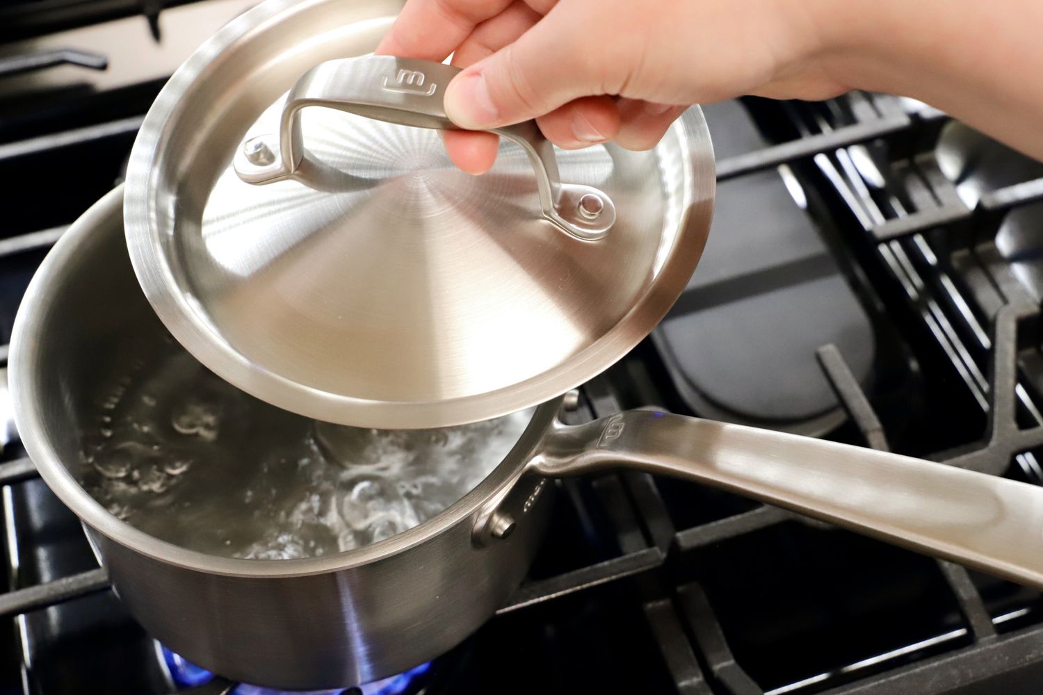 What is a Standard Size Saucepan? Unmissable Kitchen Guide