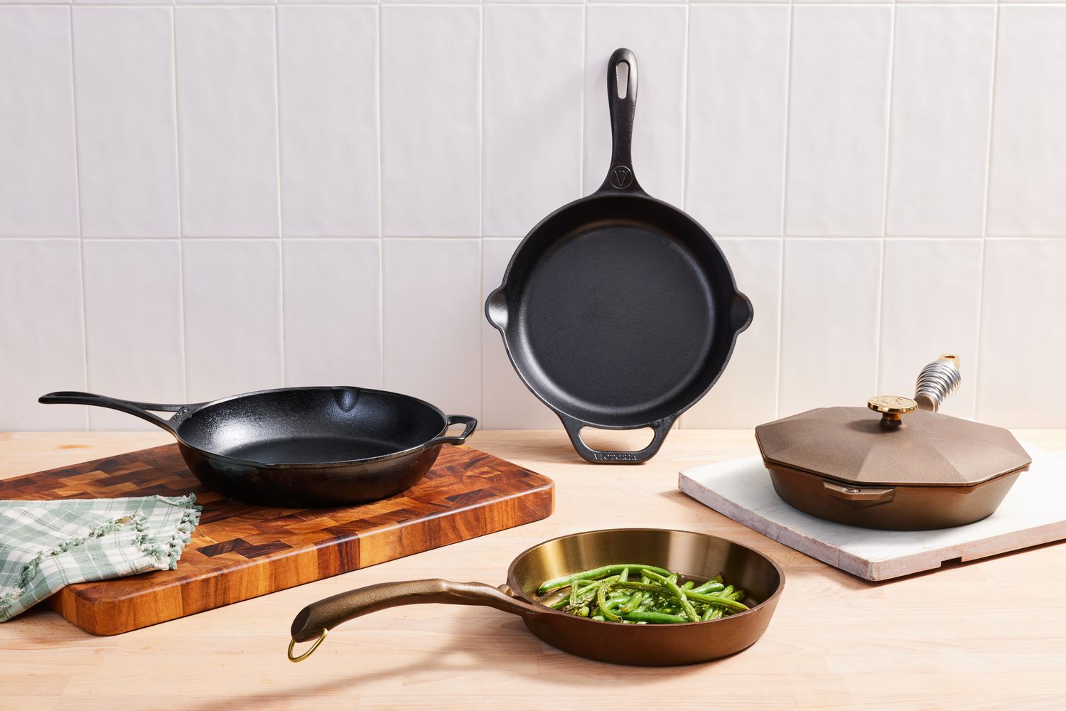 How to Strip Cast Iron Skillet: A Pro's Guide to Renewal?